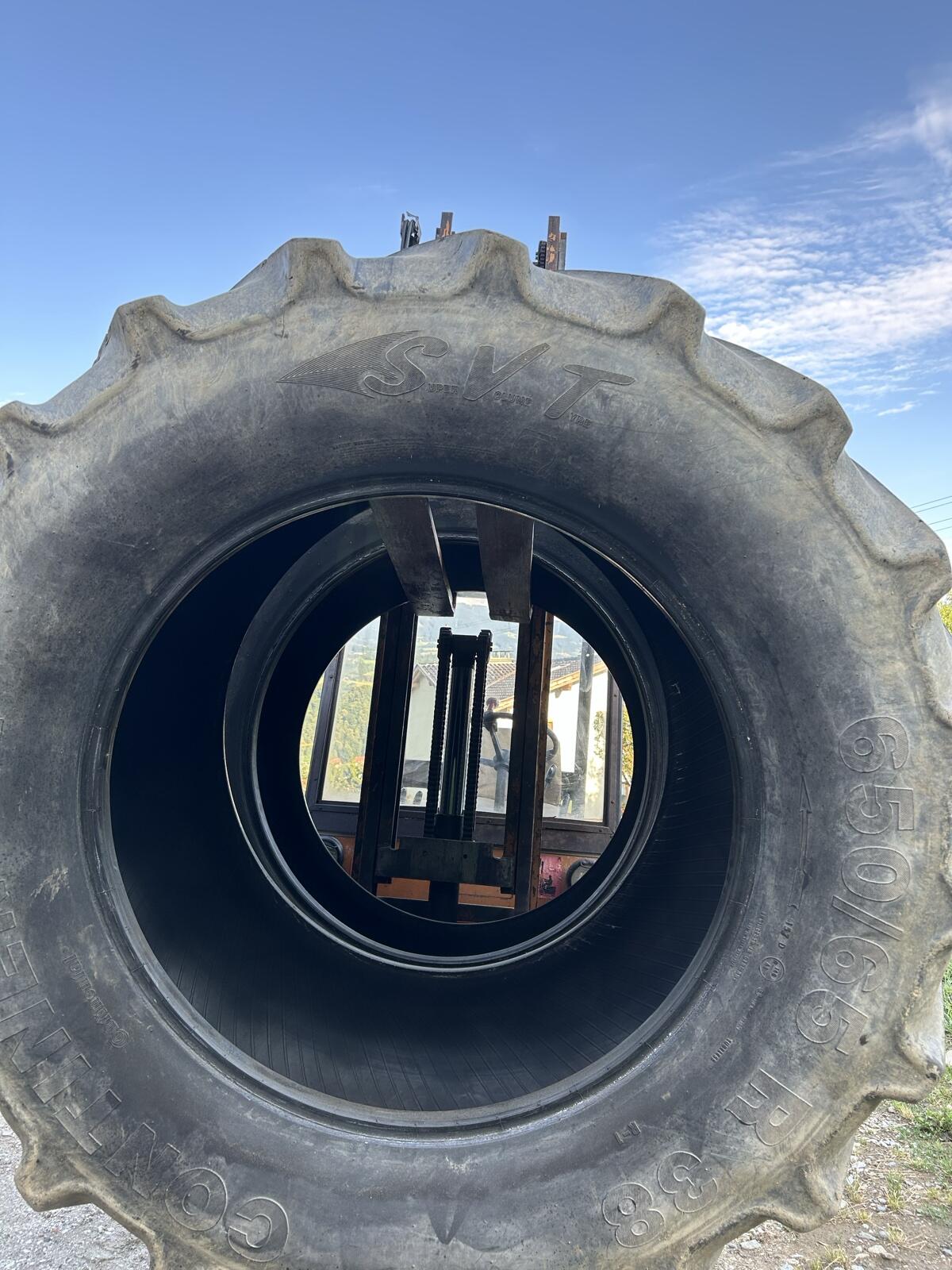 Reifen Continental 650/65R38, Reifen Vredestein 540/65R28 2