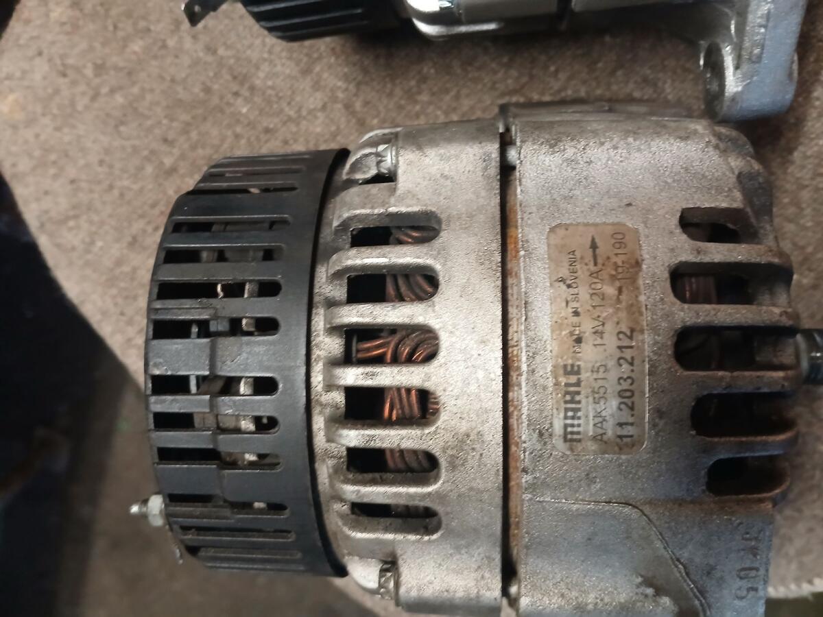Lichtmaschine für Steyr 975 Sisu 2