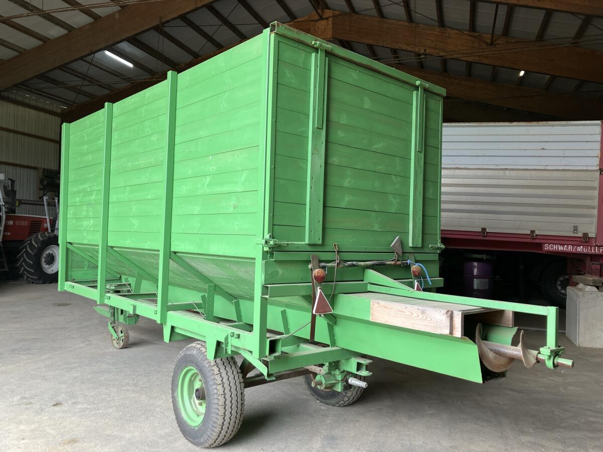 Hackgutanhänger 2