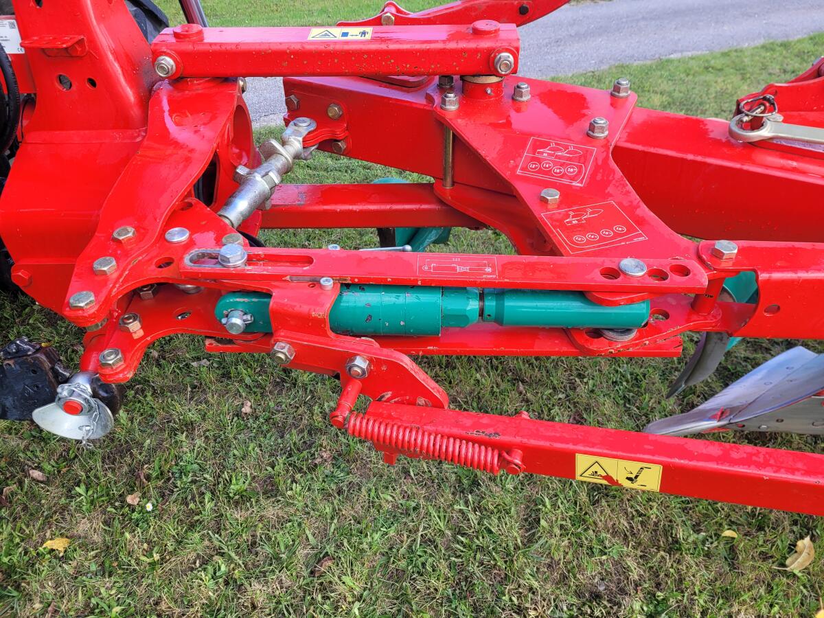 Kverneland Pflug 150B 4-scharig mit Vorschäler 3