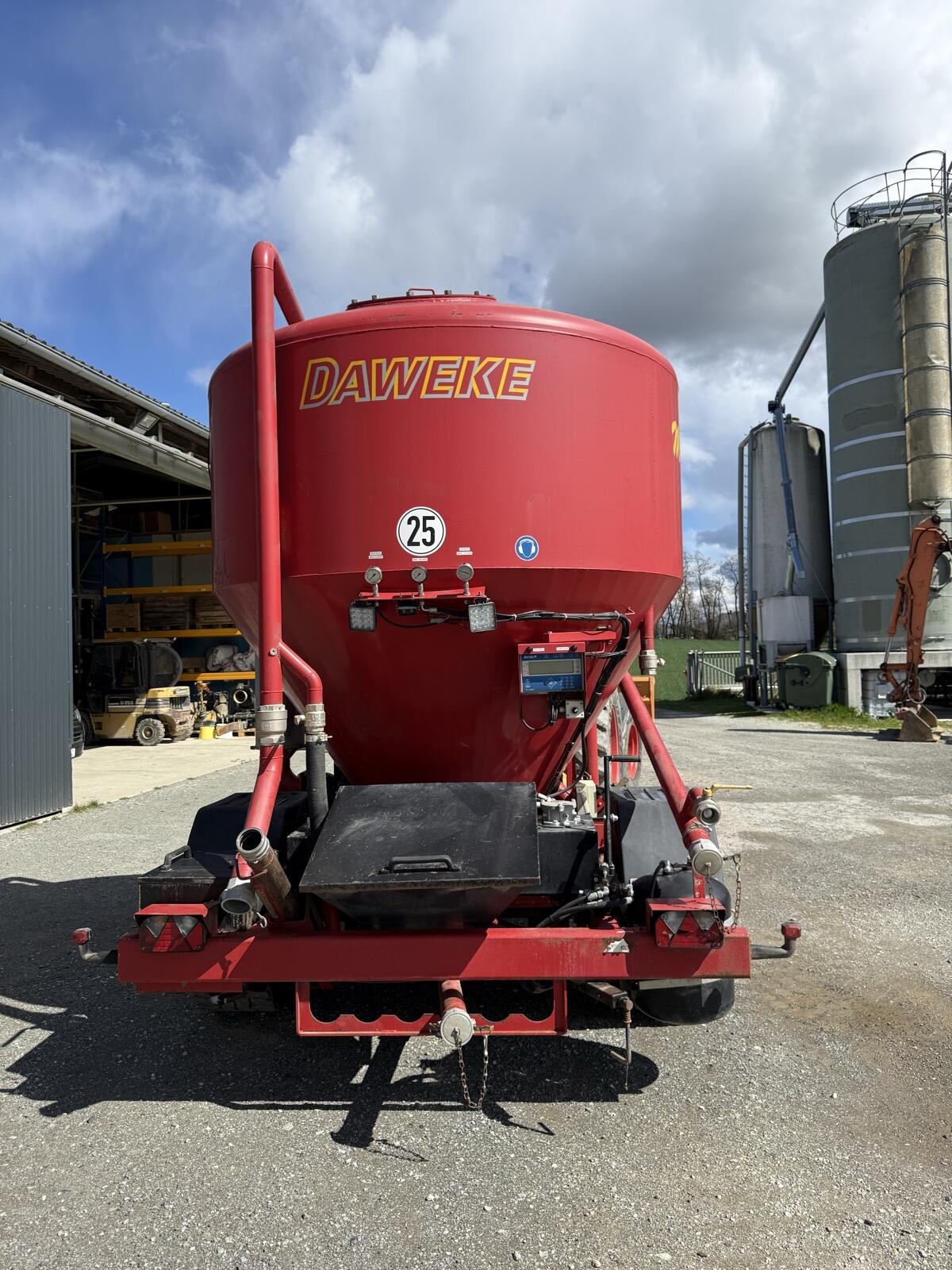 Gezogene Mahl- und Mischanlage 5 t 2