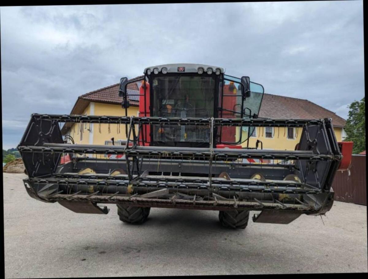 Massey Ferguson 7240 2