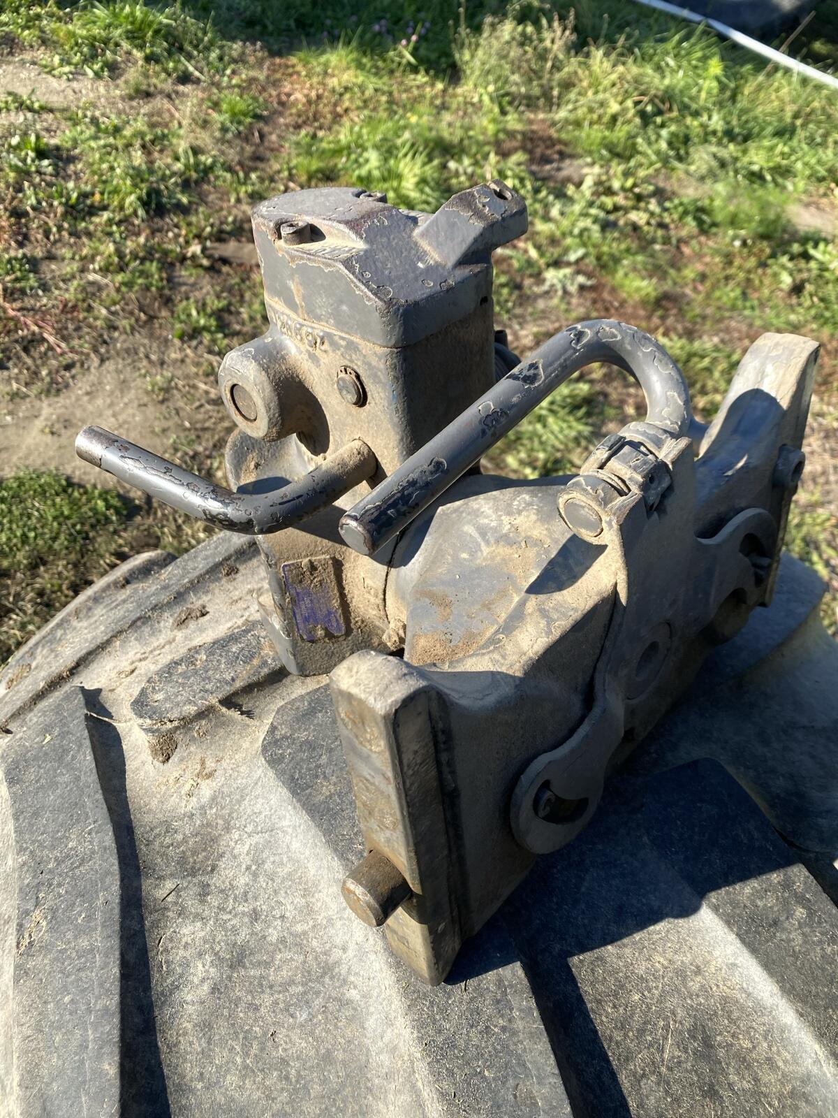 Fendt Anhängerkupplung Rockinger Zugmaul 3