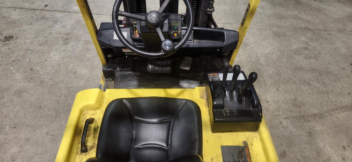 Hyster 60XMT E-Stapler 1