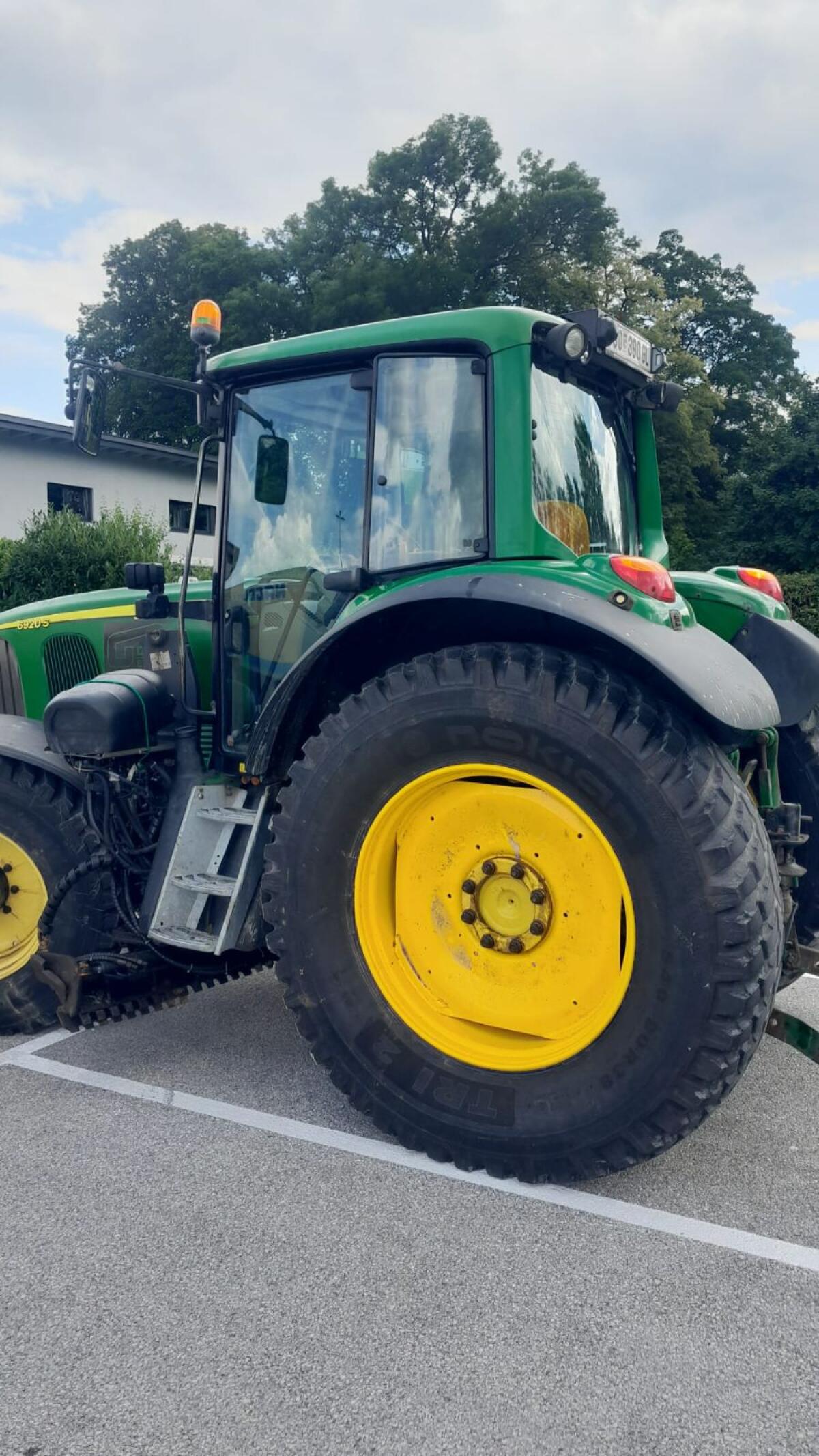 John Deere 6920 Auto Power 1