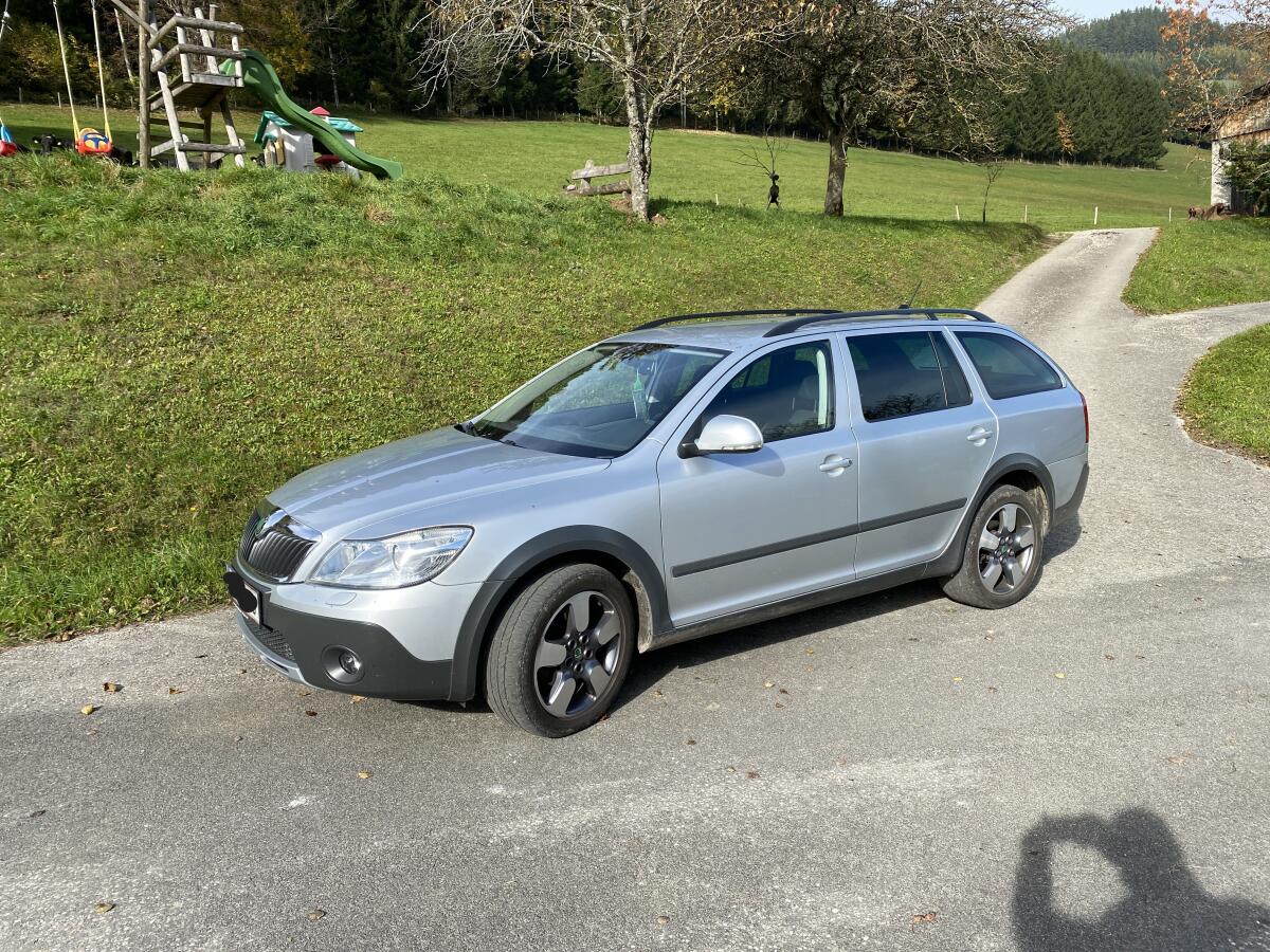 Skoda Octavia Combi 2,0 Scout TDI CR DPF 4x4 DSG Kombi 3