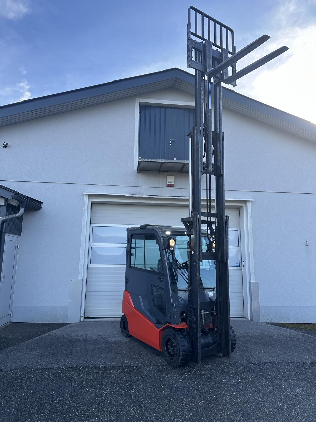 Stapler, el. Stapler, Triplex mit Freihub, Toyota 8FBMT35 3