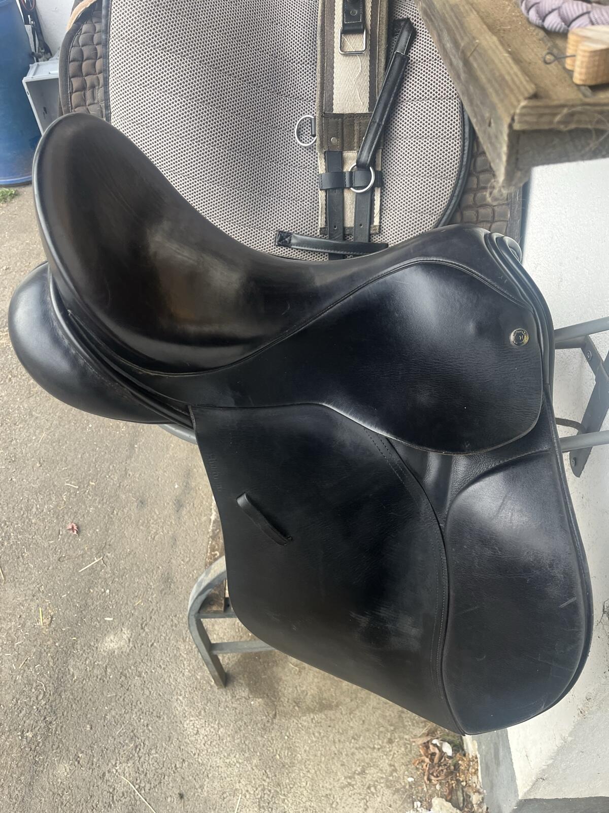 Sehr bequemer VS Sattel für breite Pferde 3