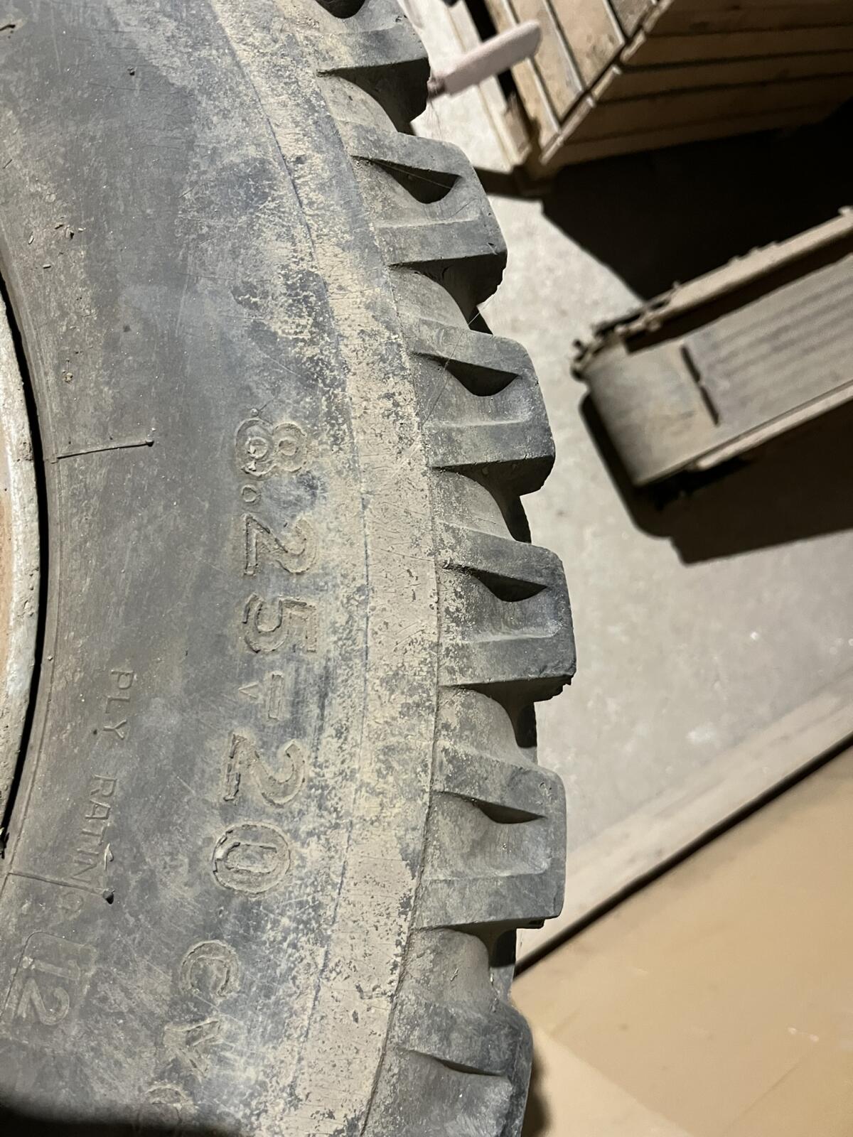 Reifen LKW Steyr 380, 480, 8.25R20, 9.00R20 3