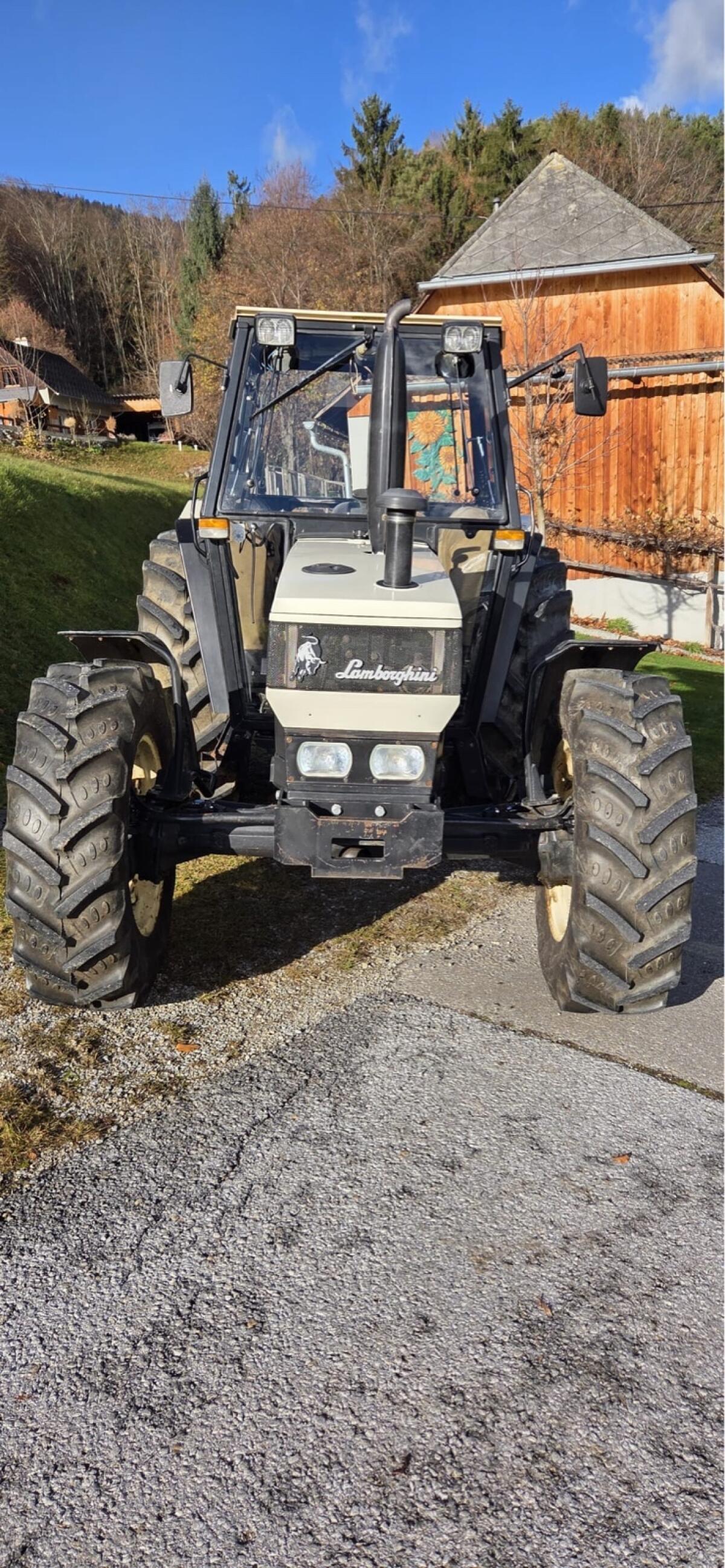 Lamborghini 674-70N VT Traktor 1