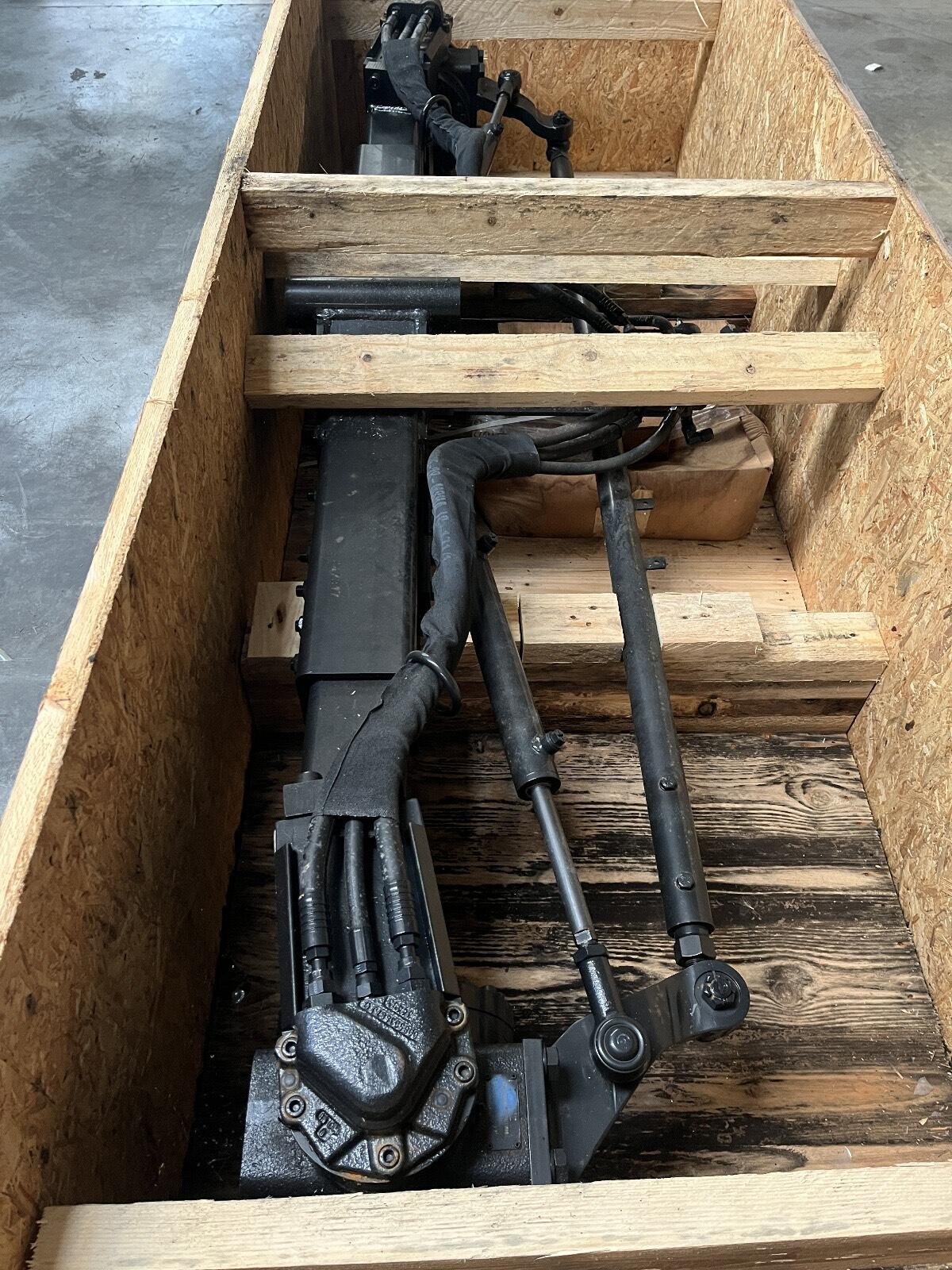 Diverse New Holland und Geringhoff Ersatzteile, Allradachse 2