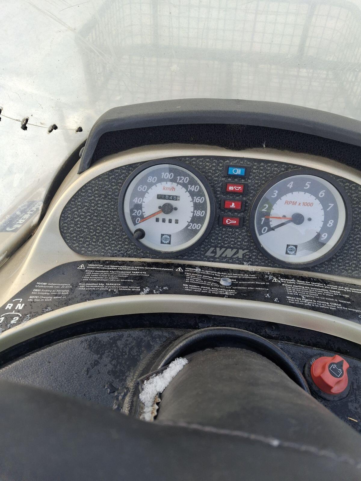 Motorschlitten mit Anhänger Bombardier Lynx 3