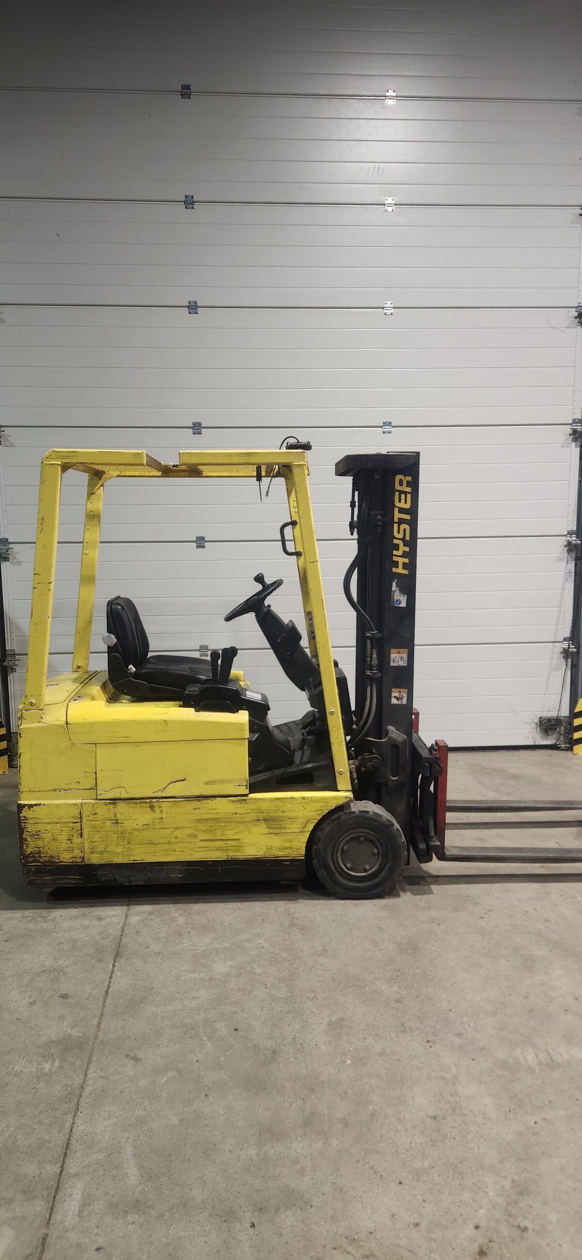 Hyster 60XMT E-Stapler 2