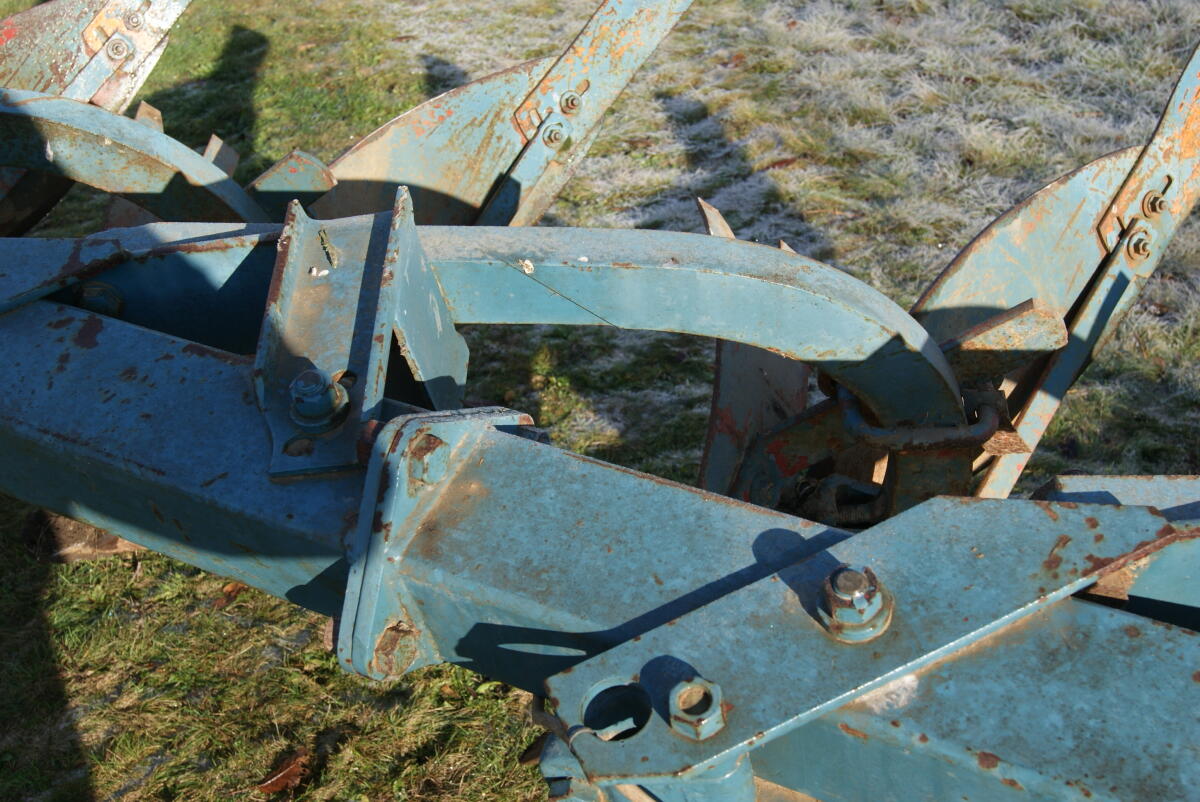 Överum Beetpflug 4 oder 3-scharig 3