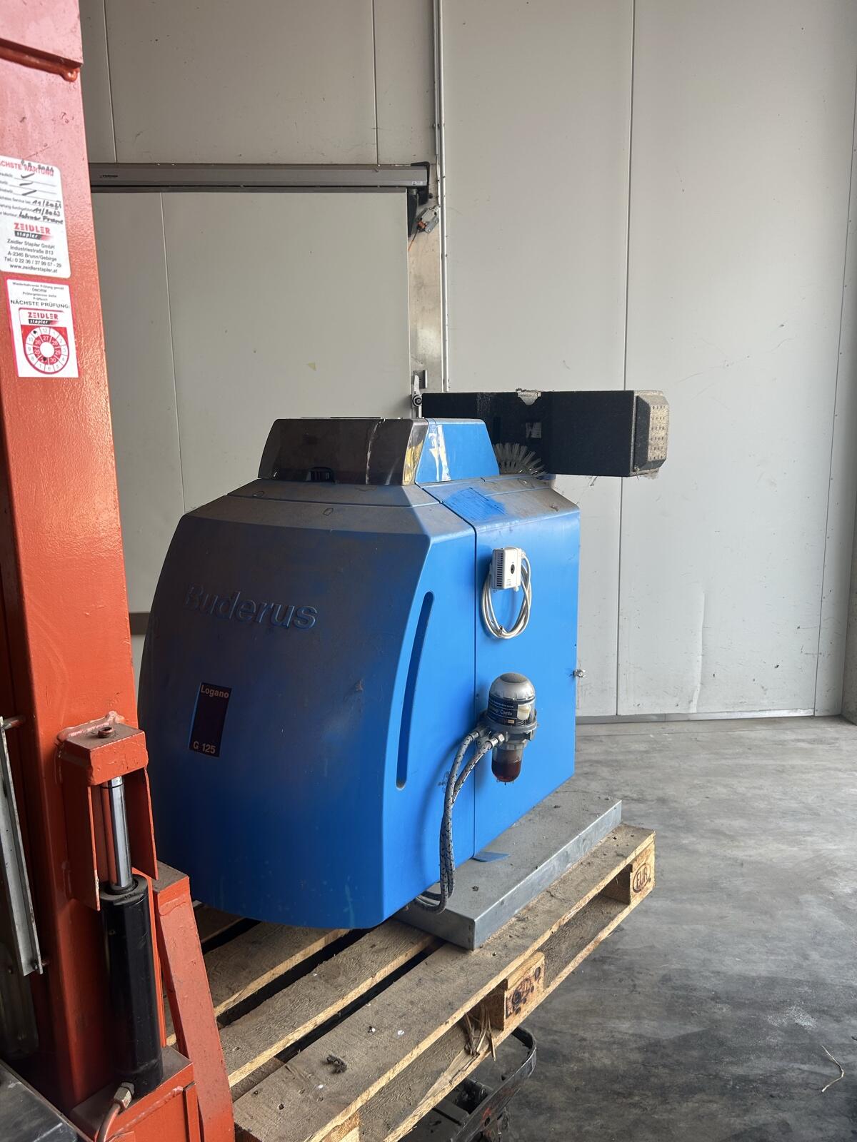 Buderus Ölheizung Logano G 125 1