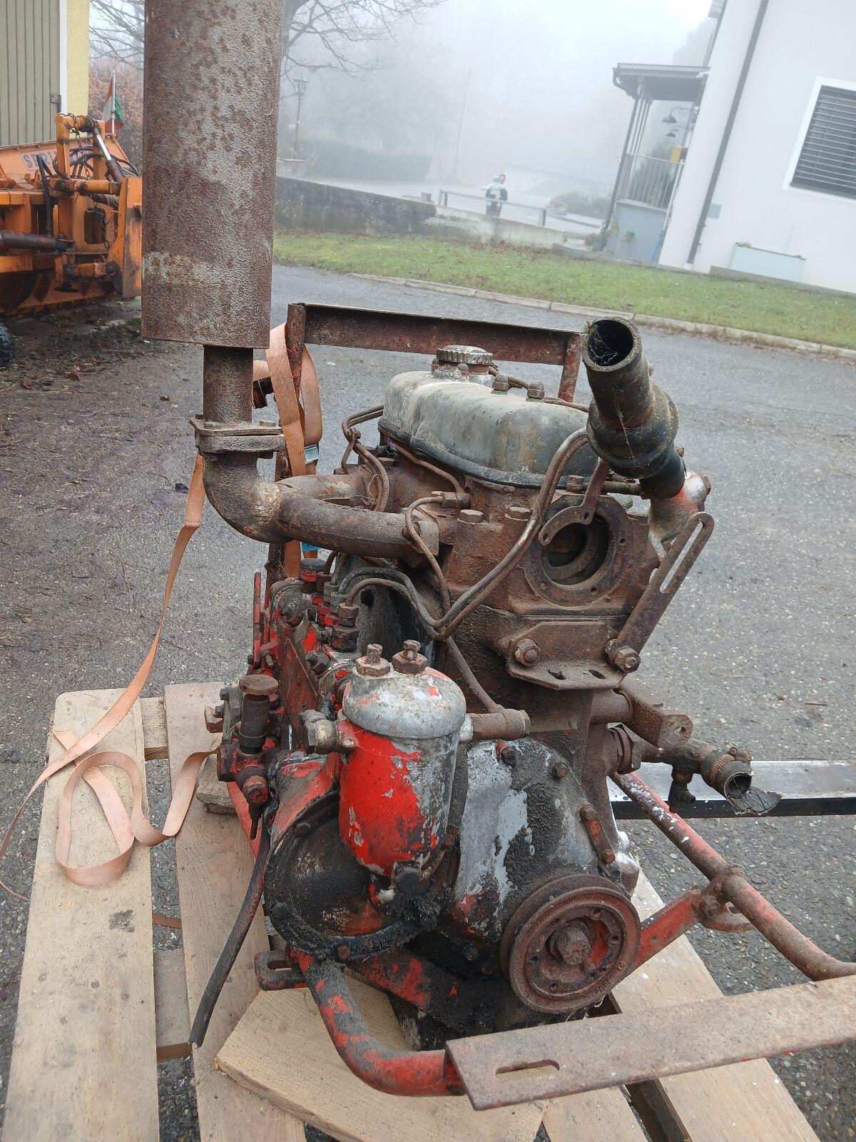 Dieselmotor 4 Zylinder Mercedes 1