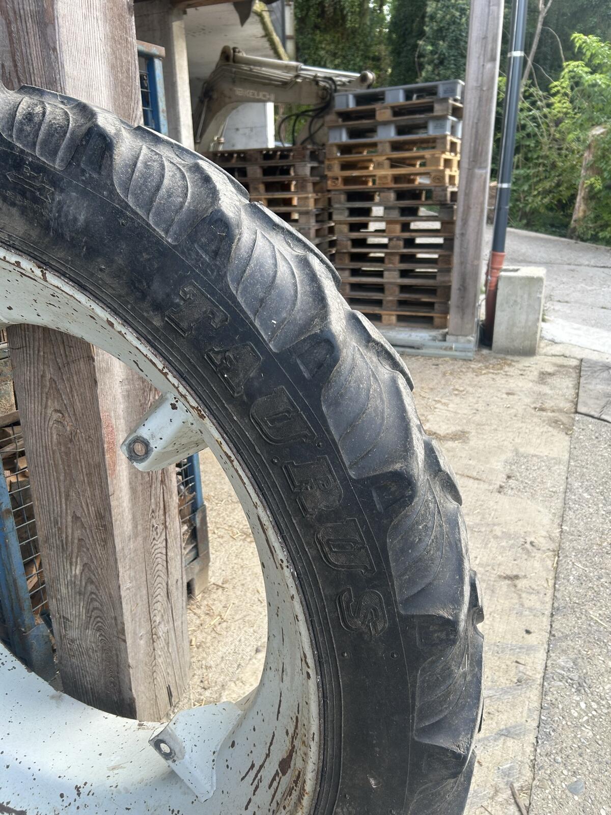 Trinker Zwillingsreifen zu 540/65 R38 2