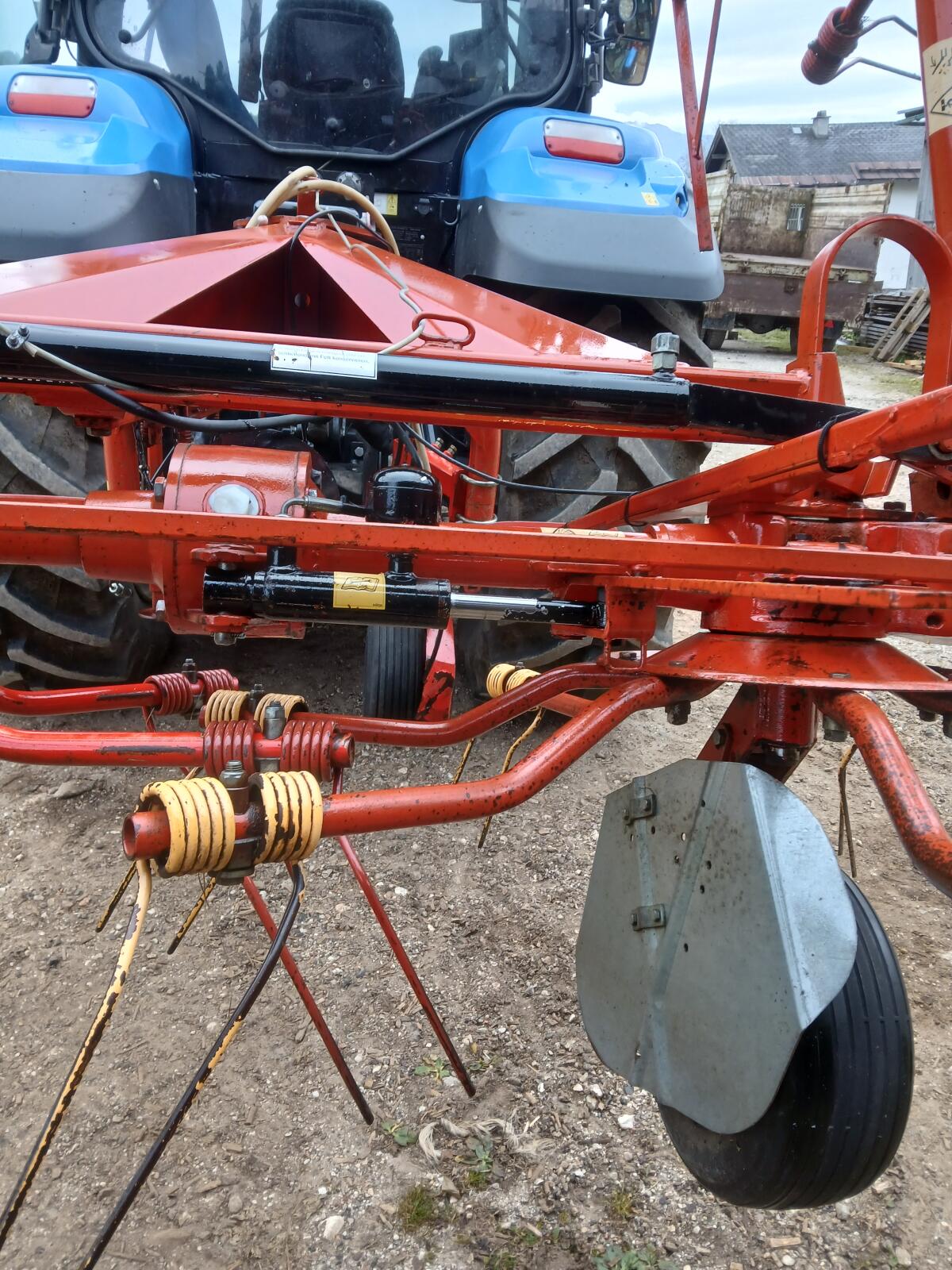 Kreiselheuer / Mähwerk Kuhn GMD 240 3