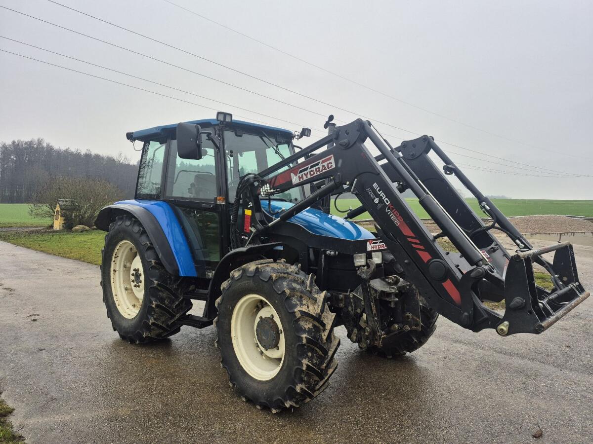 New Holland 5635 2