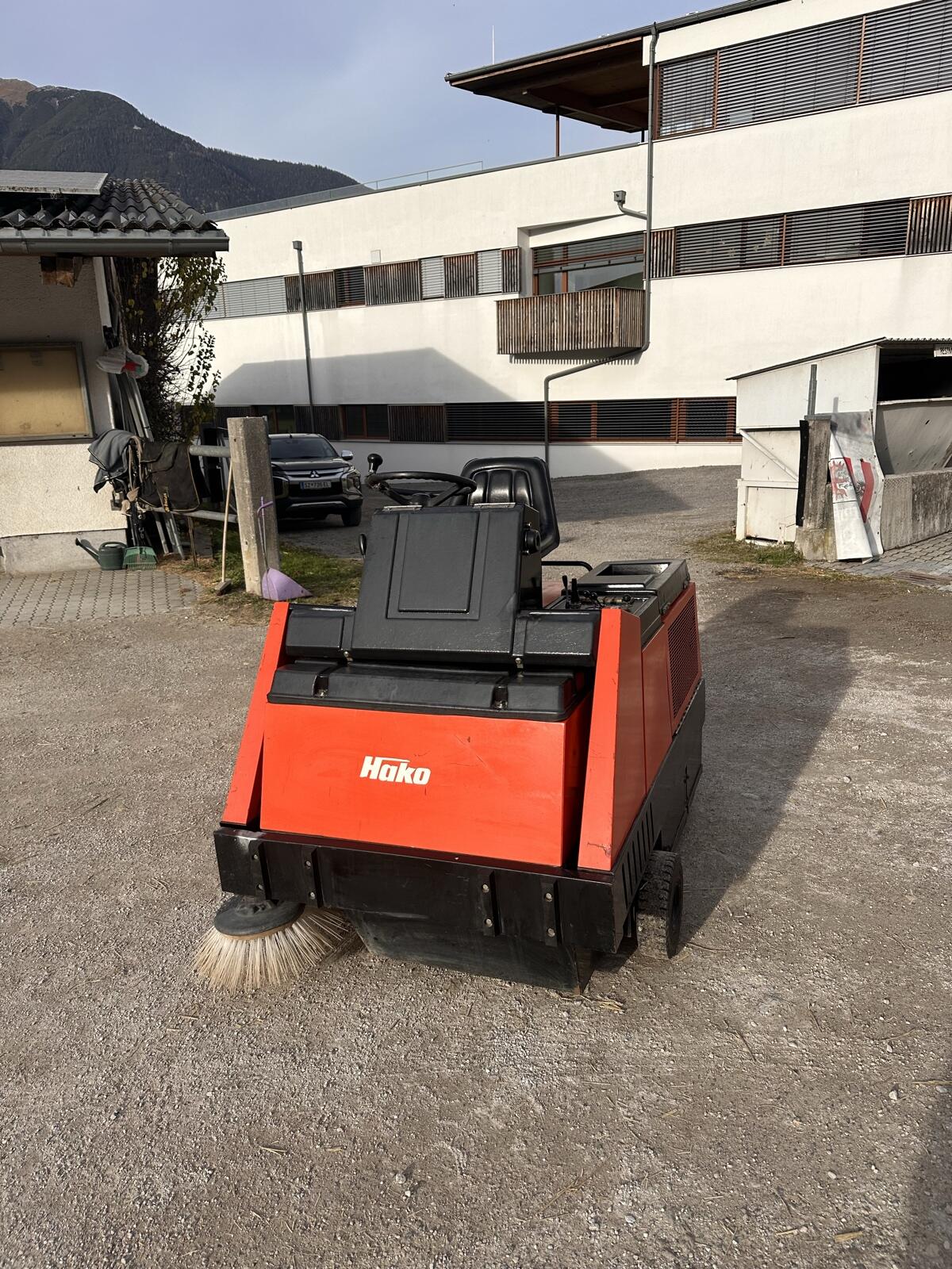 Hako Jonas 1100 Aufsitzkehrmaschine 1