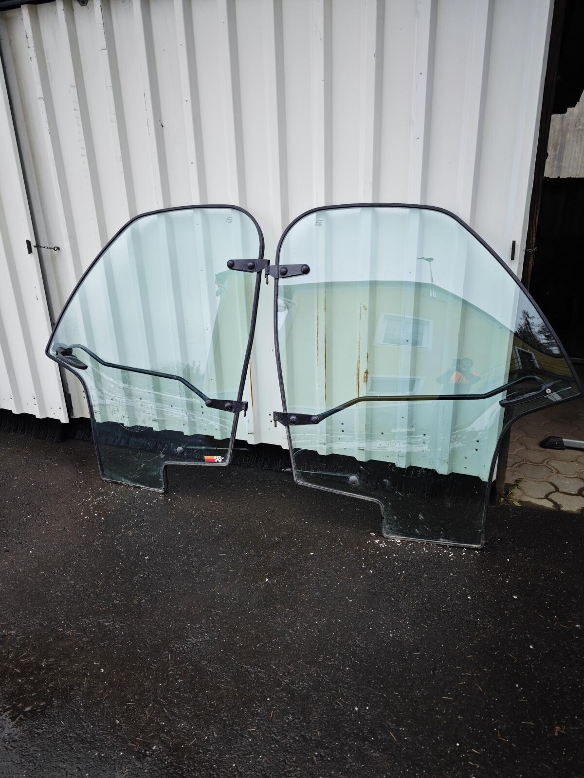 John Deere Gator XUV Glastüren 1