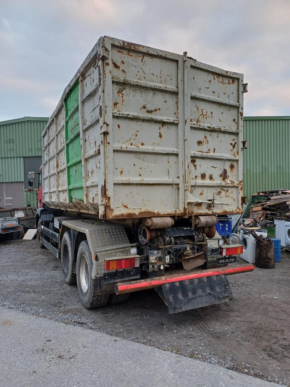 MAN 26.430 6x4 Abrollkipper 2