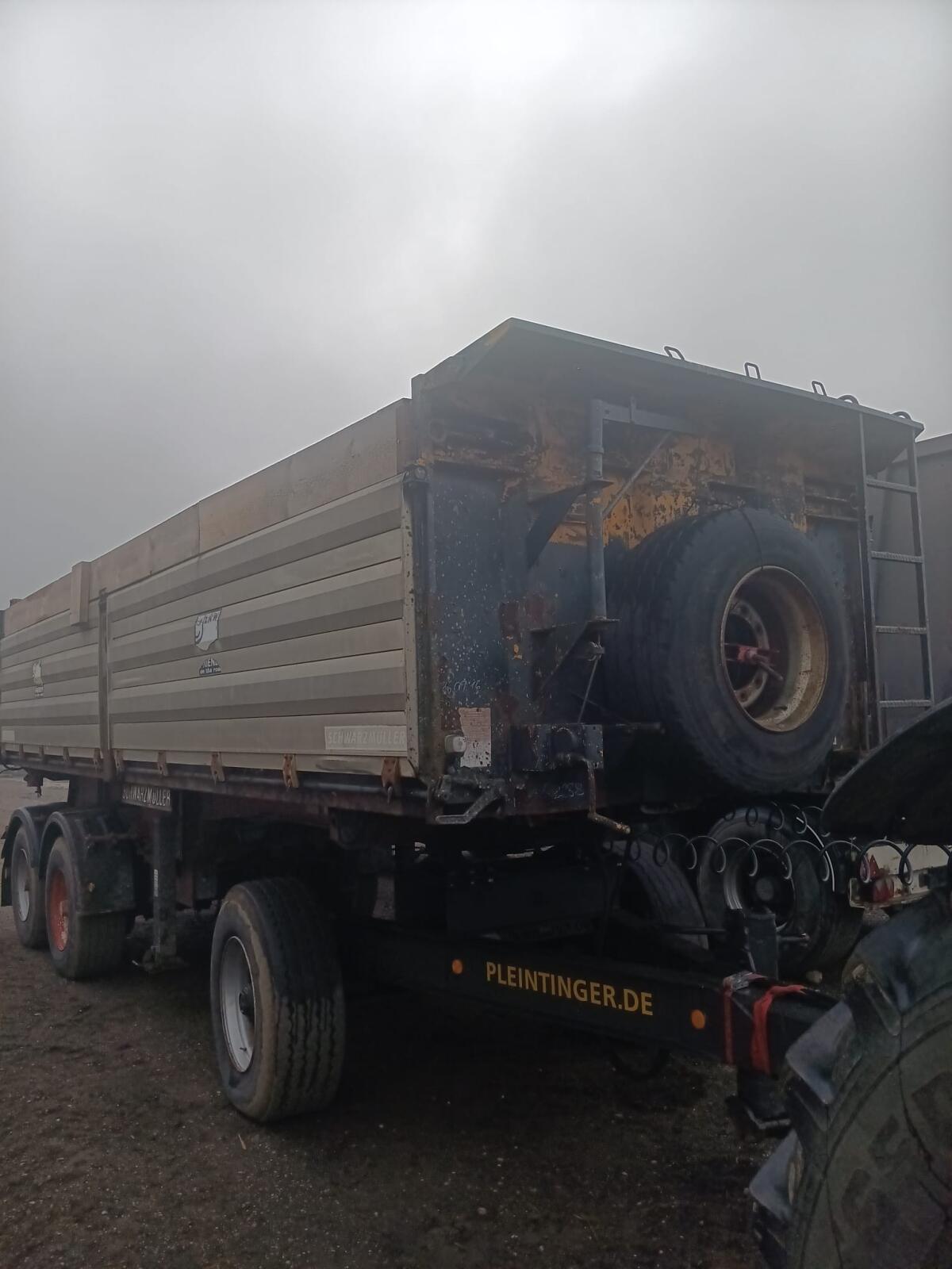 Schwarzmüller Sattelanhänger inkl. Dolly 1