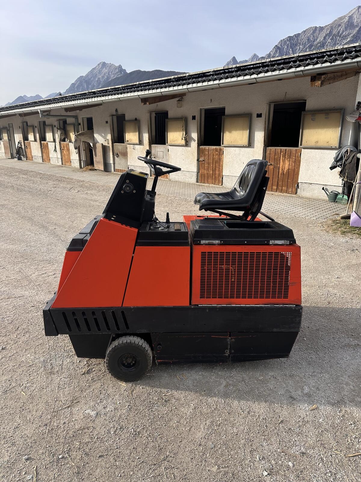 Hako Jonas 1100 Aufsitzkehrmaschine 2