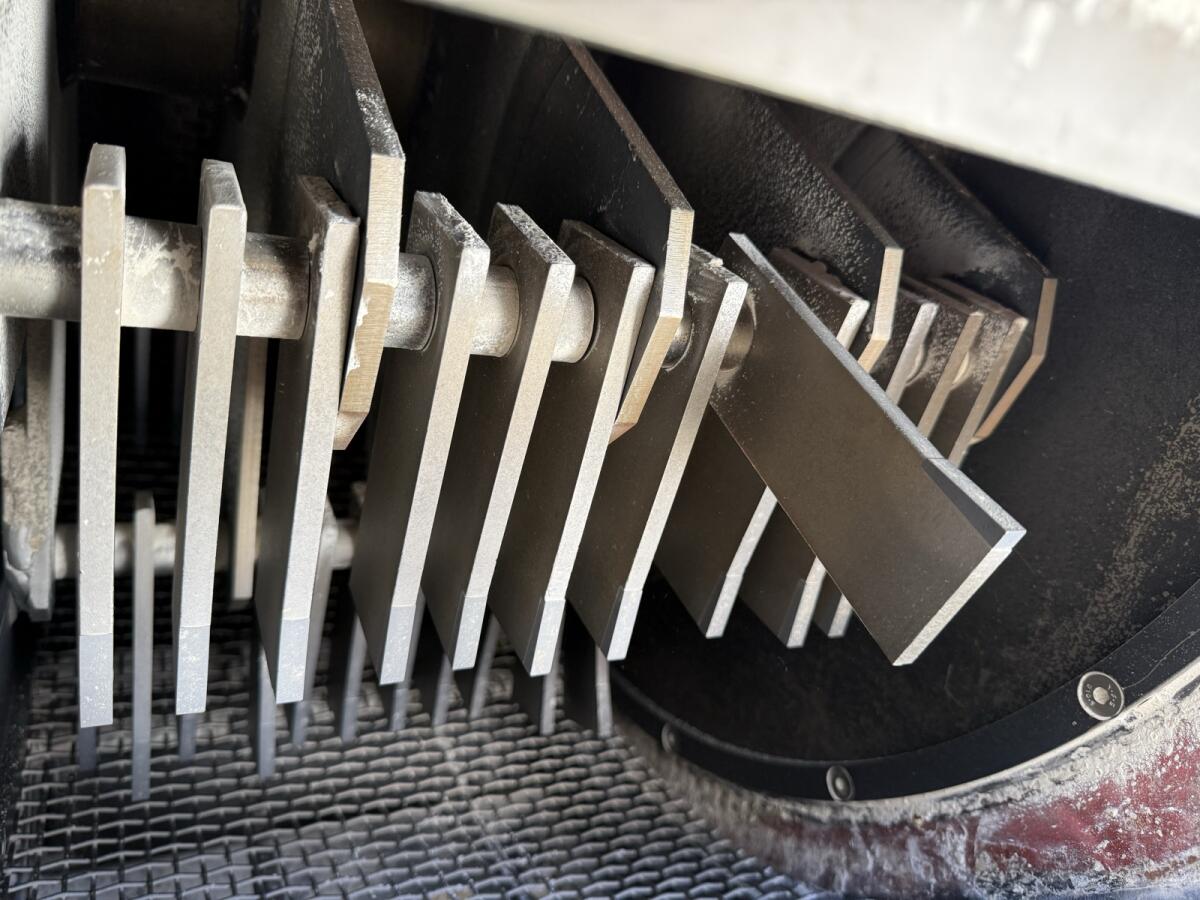 Gezogene Mahl- und Mischanlage 5 t 3