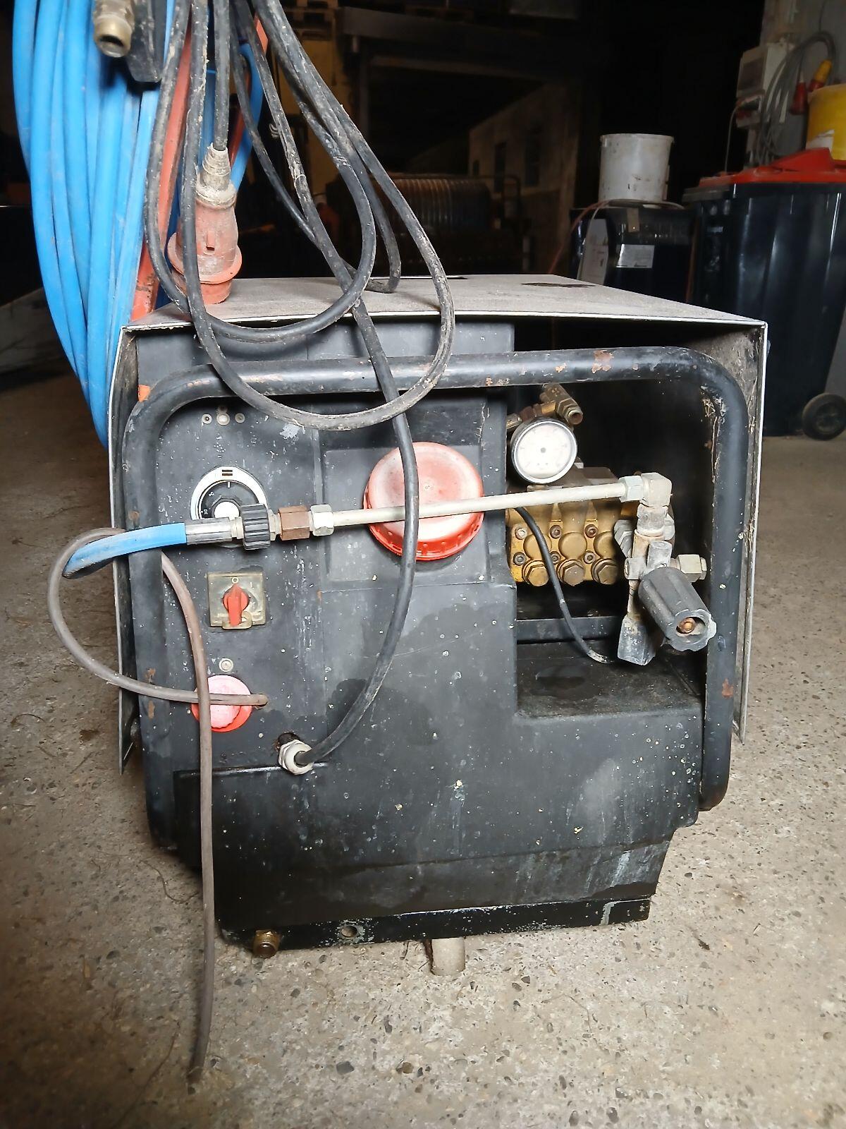 Hochdruckreiniger/Dampfstrahler MAXIMAT 2