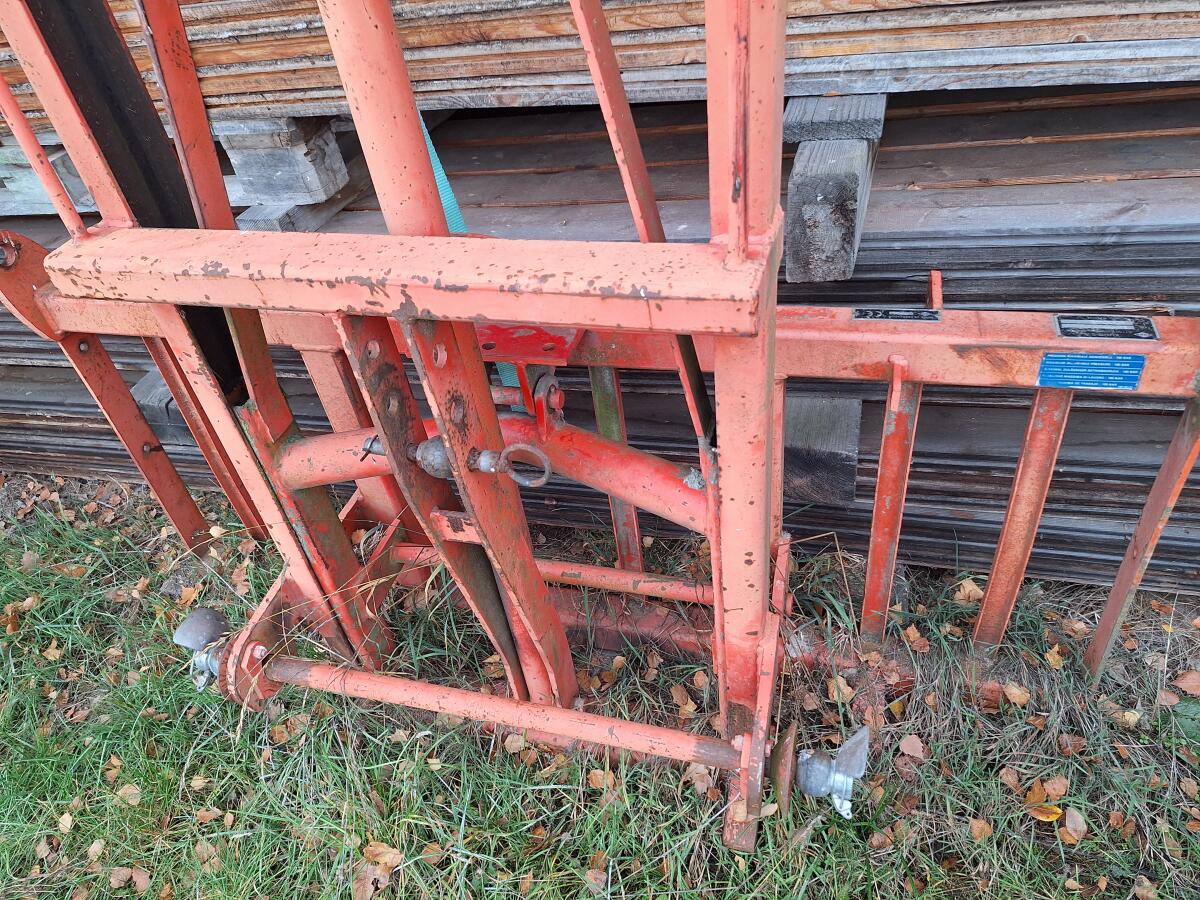 Verkaufe Hubgerüst Kuhn 2