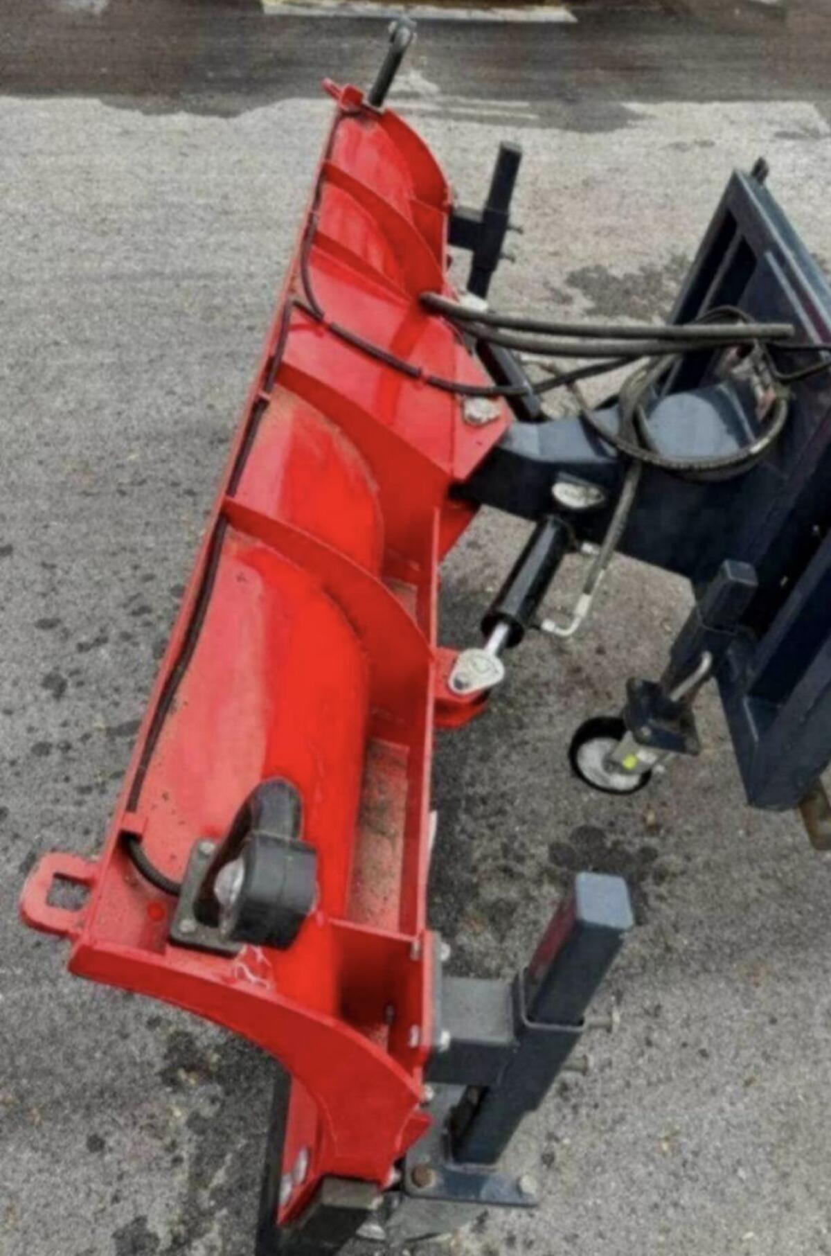 Schneepflug, Schneeschild, Gummischieber, Futterschieber 2