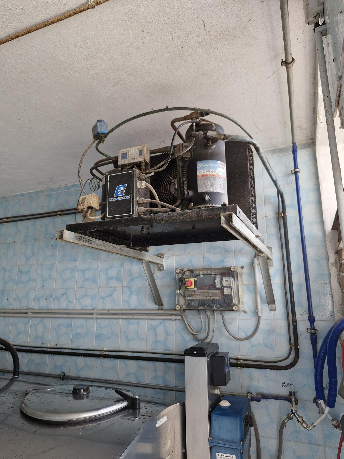 Alfa Laval Milchtank 2.100 Liter mit Kühlaggregat und Wärmerückgewinnung 2