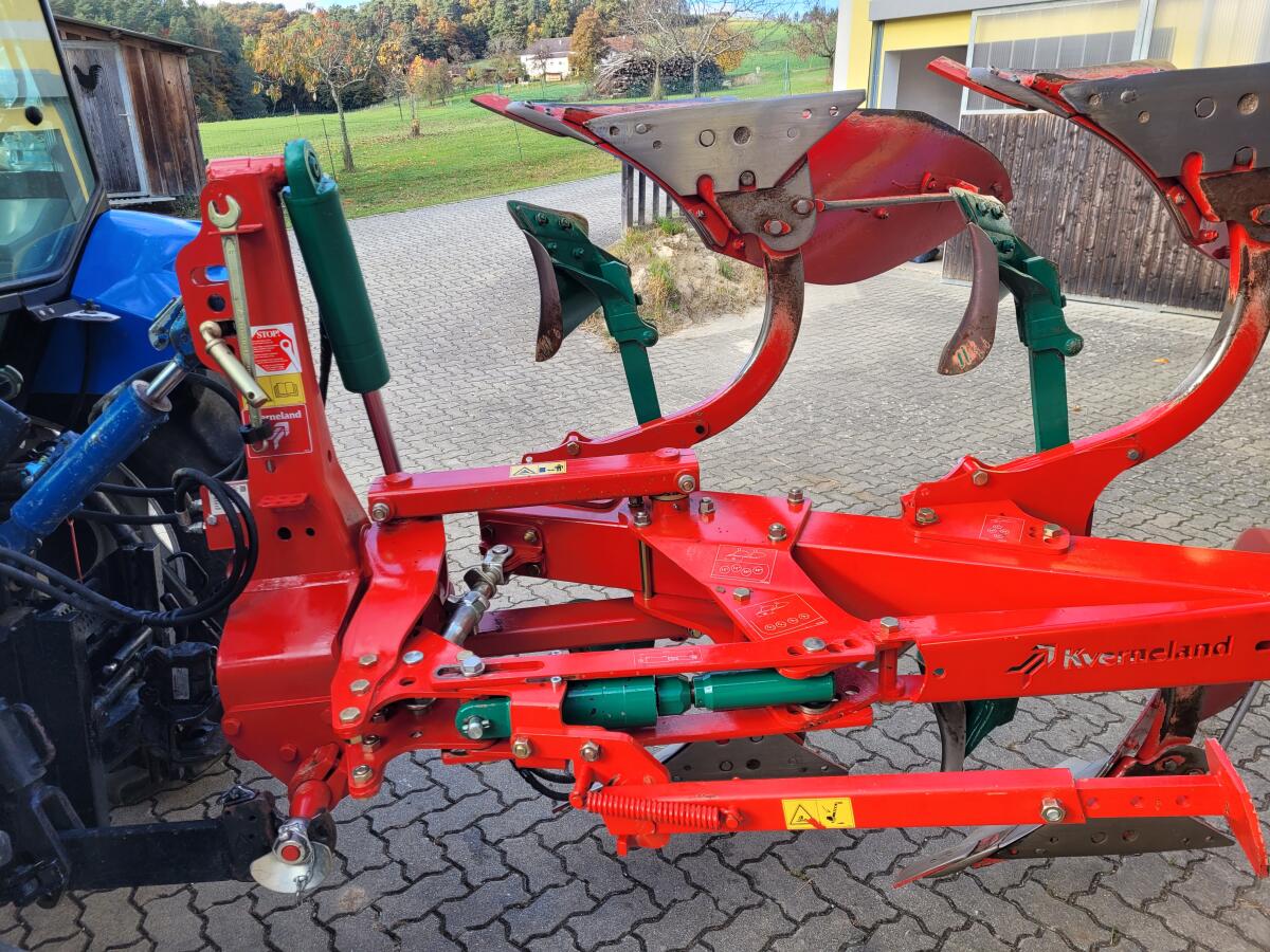 Kverneland Pflug 150B 4-scharig mit Vorschäler 2