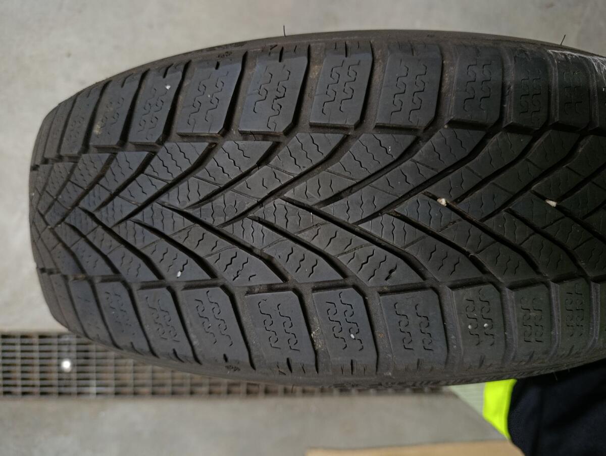 Falken 185/60R15 84T Eurowinter 2
