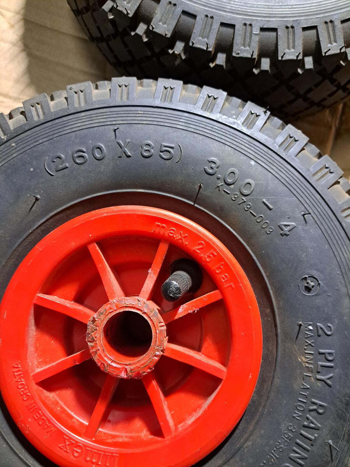 2 Stk., Reifen mit Felgen für Sackrodel 3