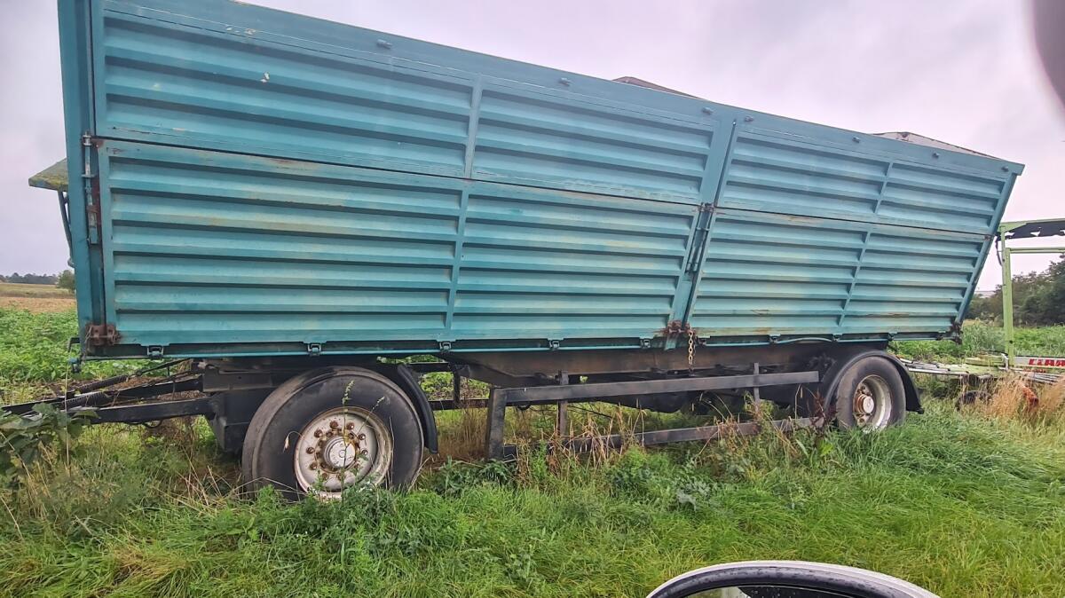 Kögl landwirtschaftlicher 2-Seiten-Kipper 33 m³ Volumen 3