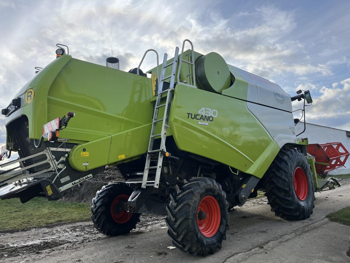 Claas Tucano 430 3