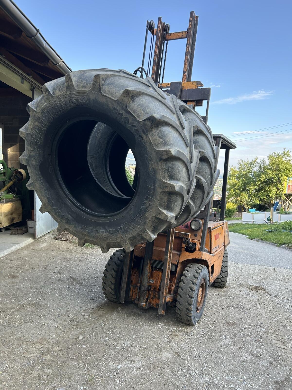 Reifen Continental 650/65R38, Reifen Vredestein 540/65R28 3