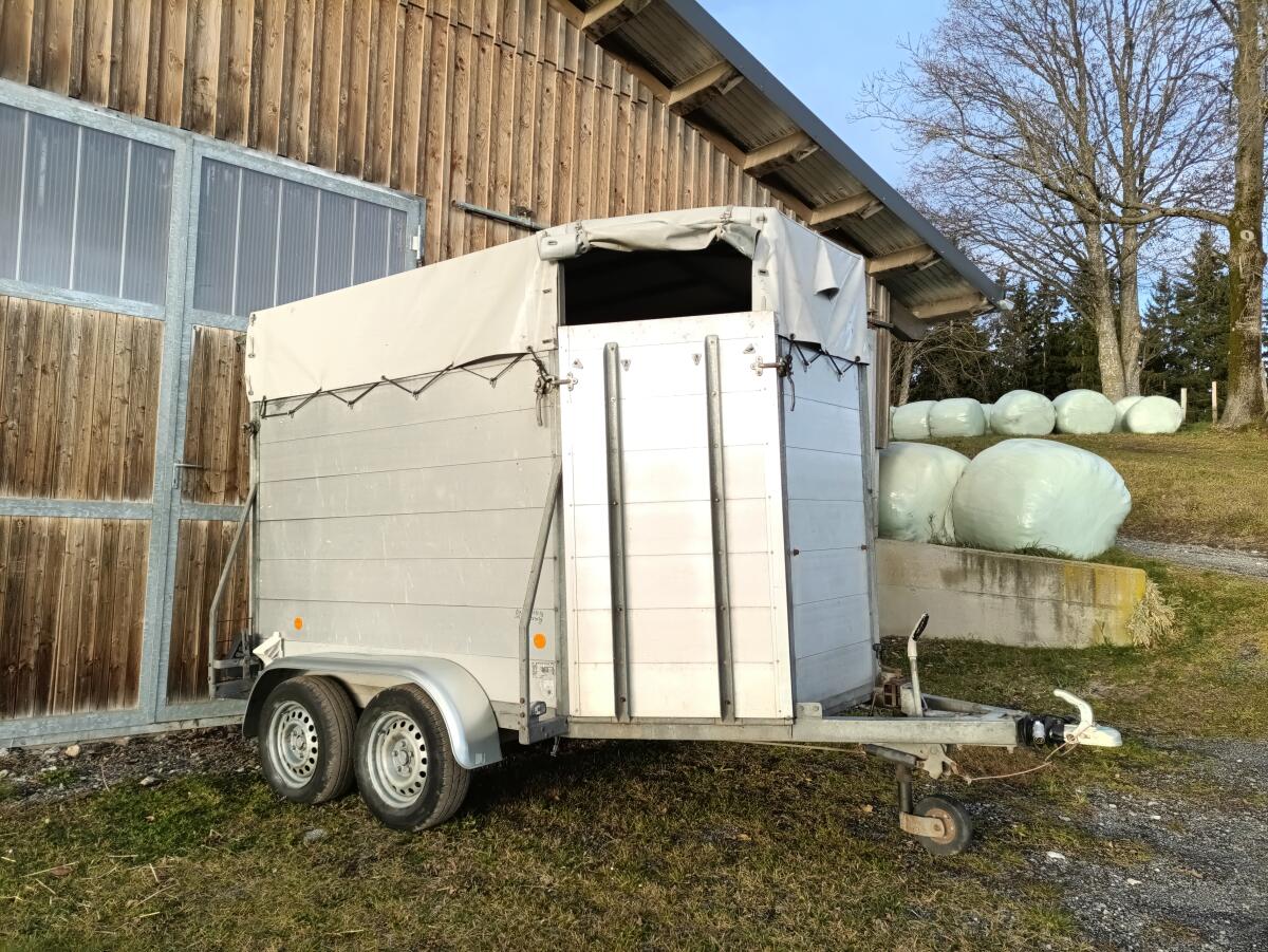 Viehanhänger 2.640 kg Gesamtgewicht Sambo 3