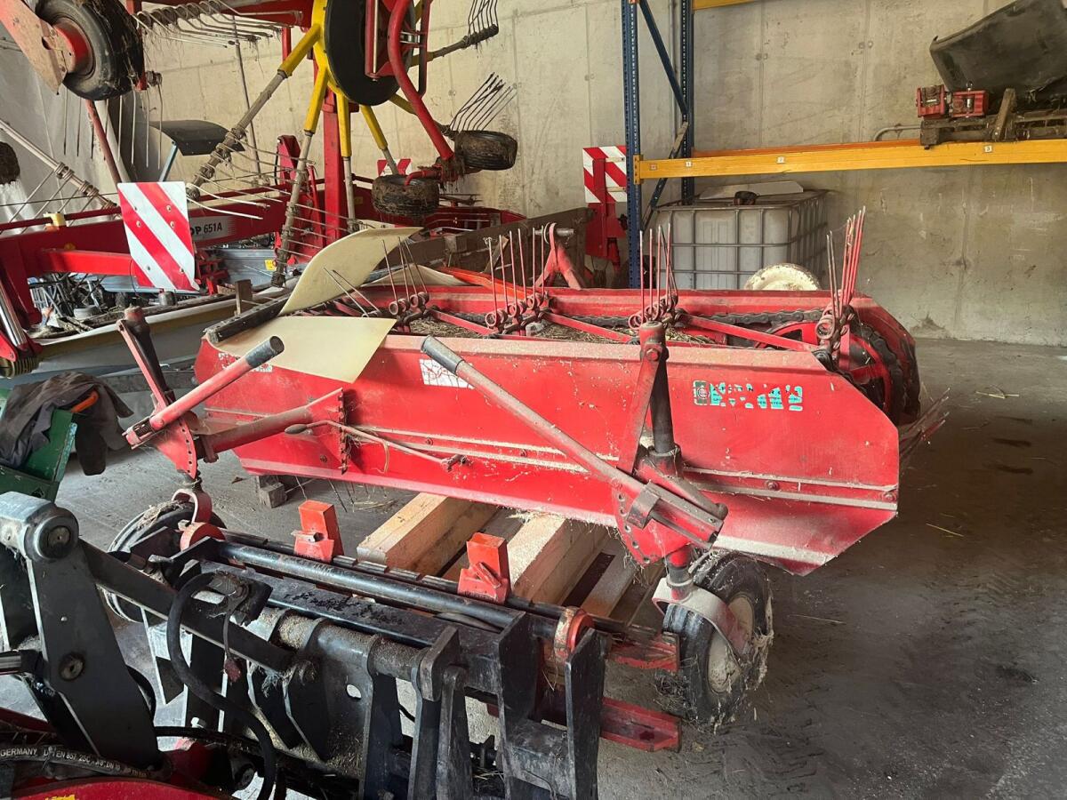 Pöttinger KR 220 Heuraupe 1