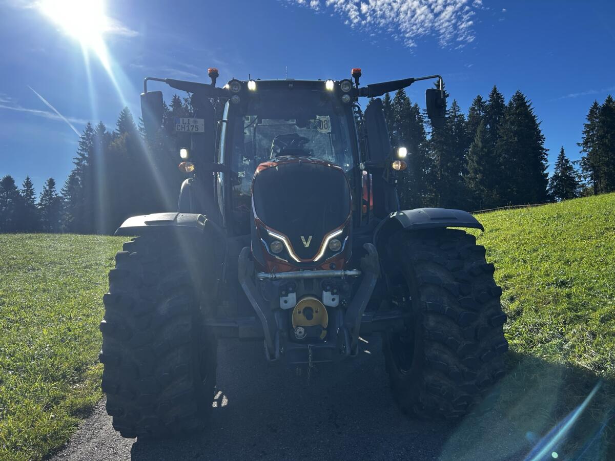 Valtra N175D mit Vollausstattung 202 PS Rüfa 60 km/h 2