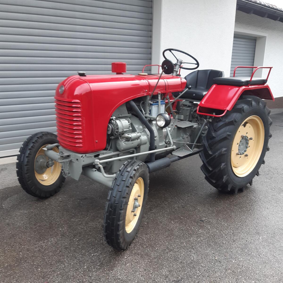 Verkaufe generalüberholten Steyr T 84 mit Wendegetriebe