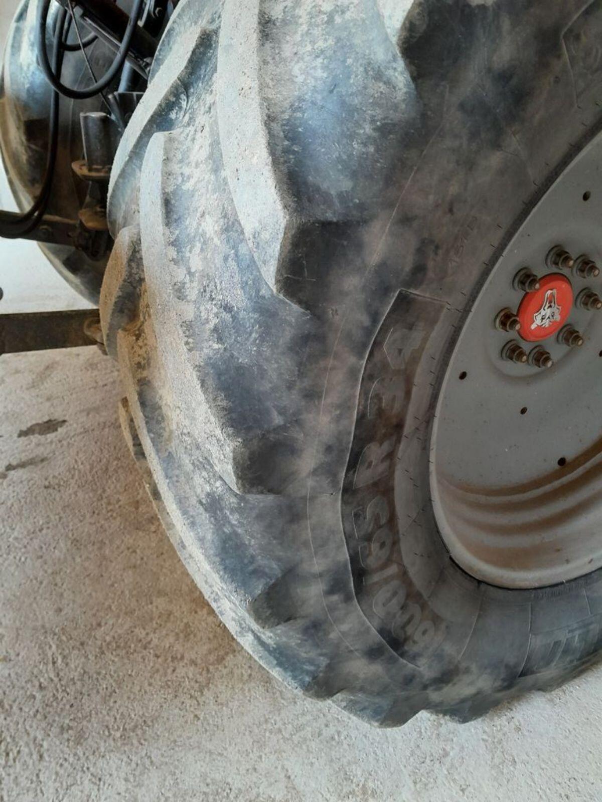 Verkaufe Michelin Traktorreifen 600/65-34 1