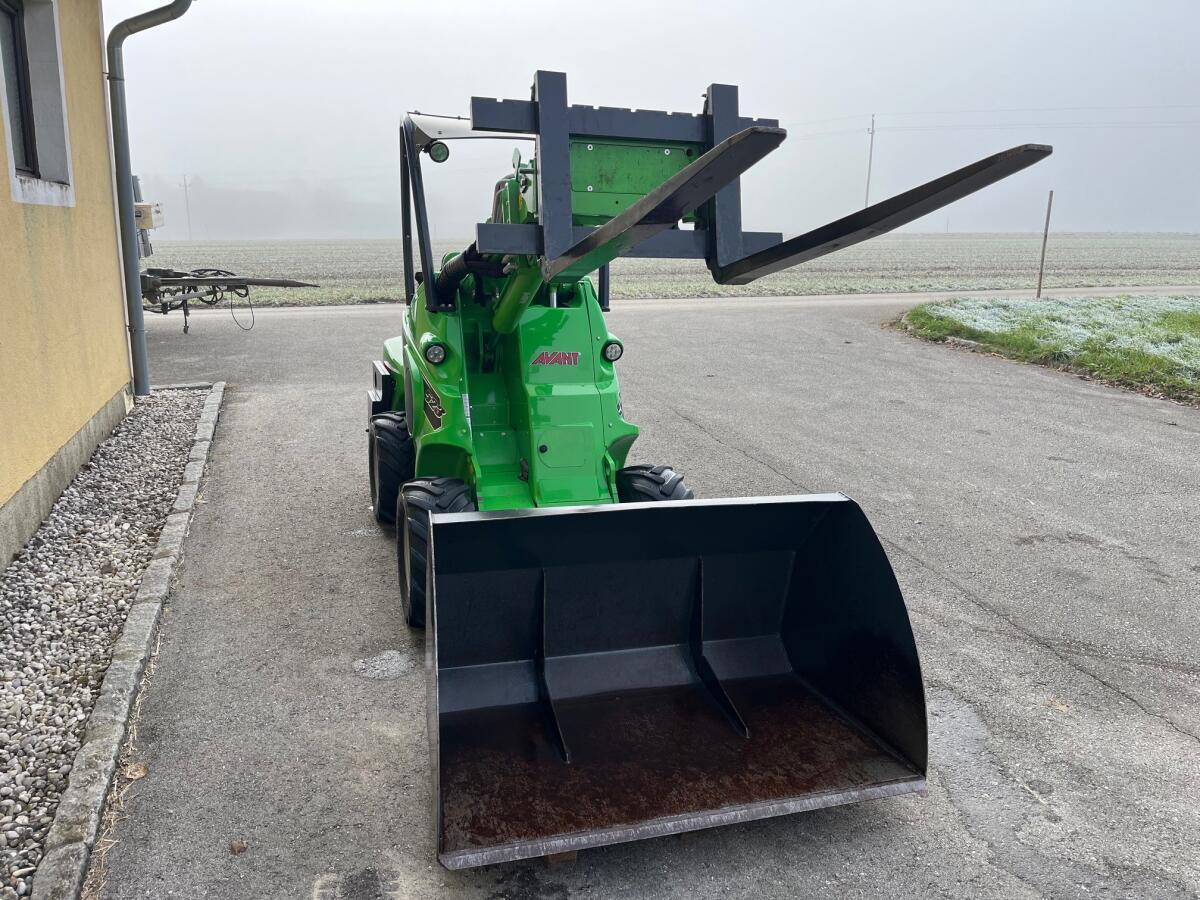 AVANT 523 Multifunktionslader/Hoflader 1