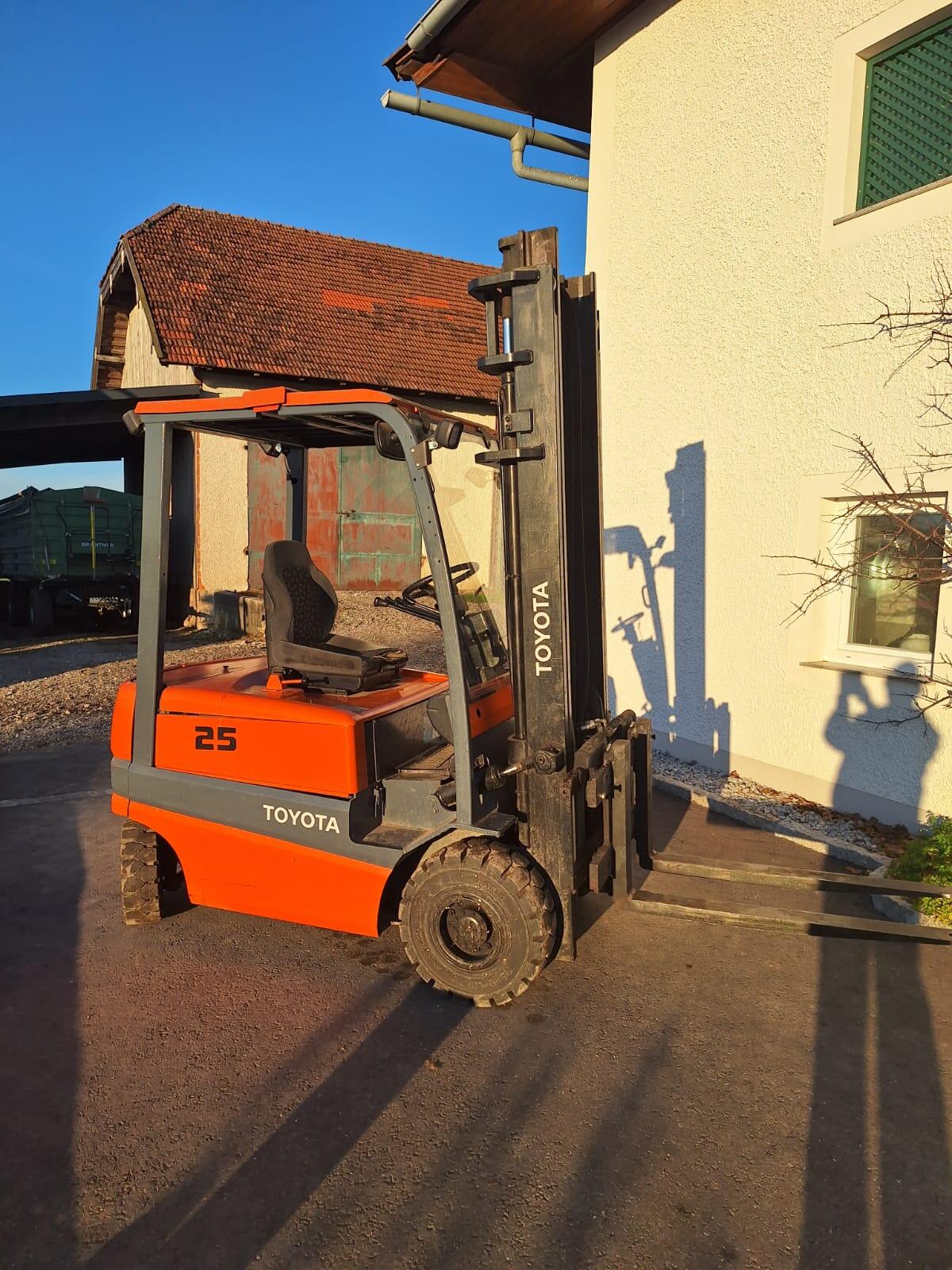 Verkaufe Toyota Elektrostapler 1