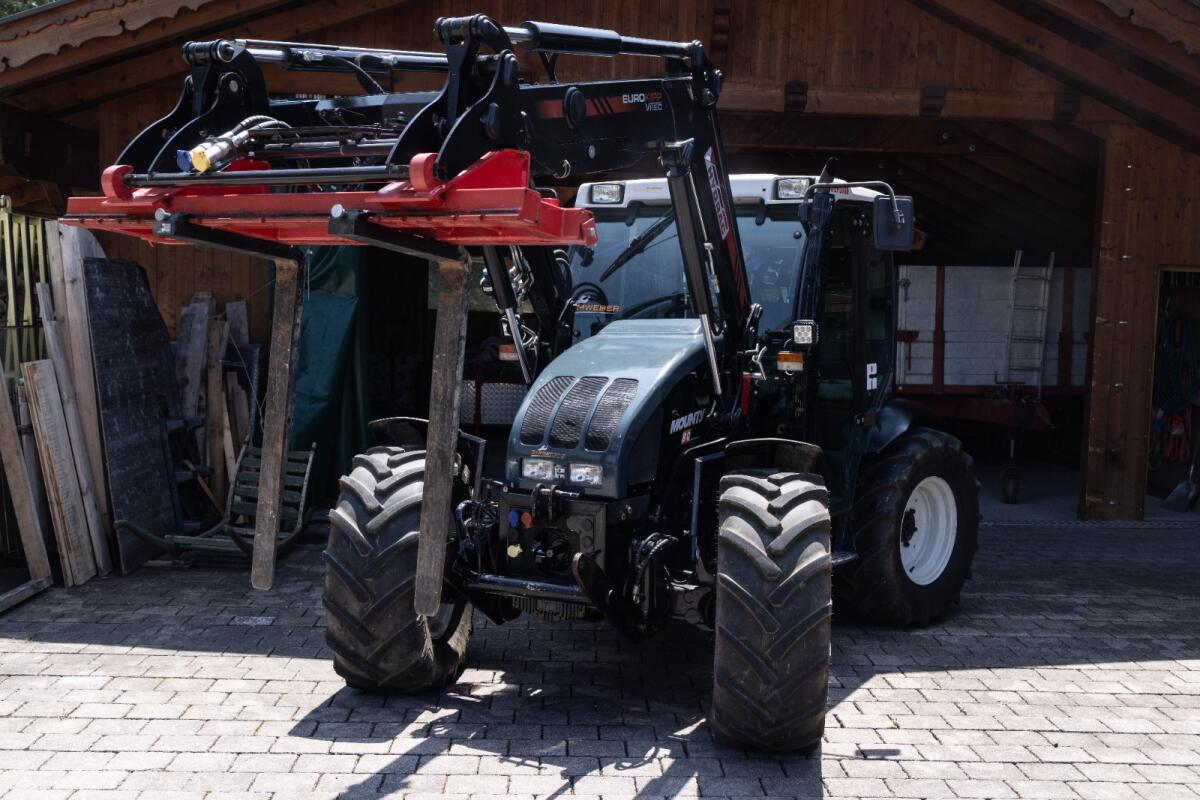 Reform Mounty 80 mit Frontlader 1