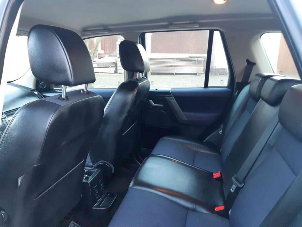 Land Rover Freelander II 3