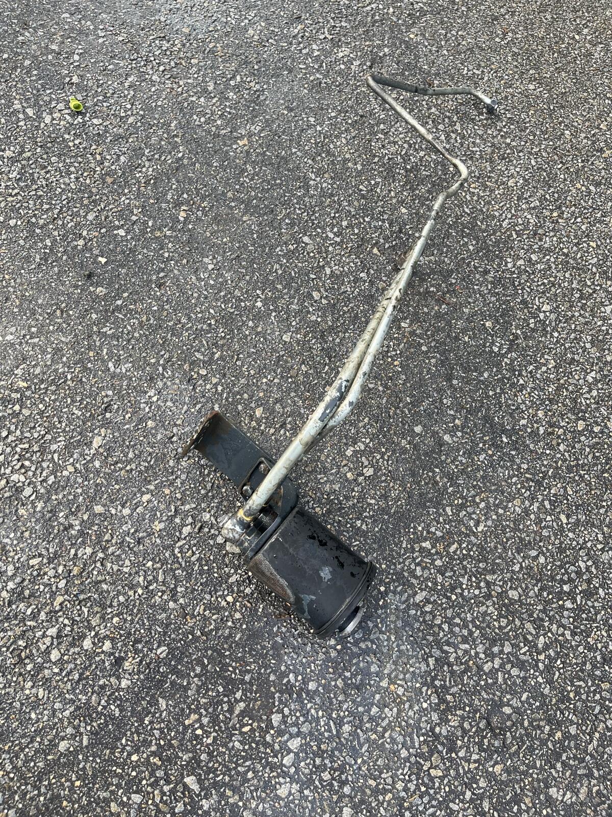 Steyr Servolenkung Behälter 1