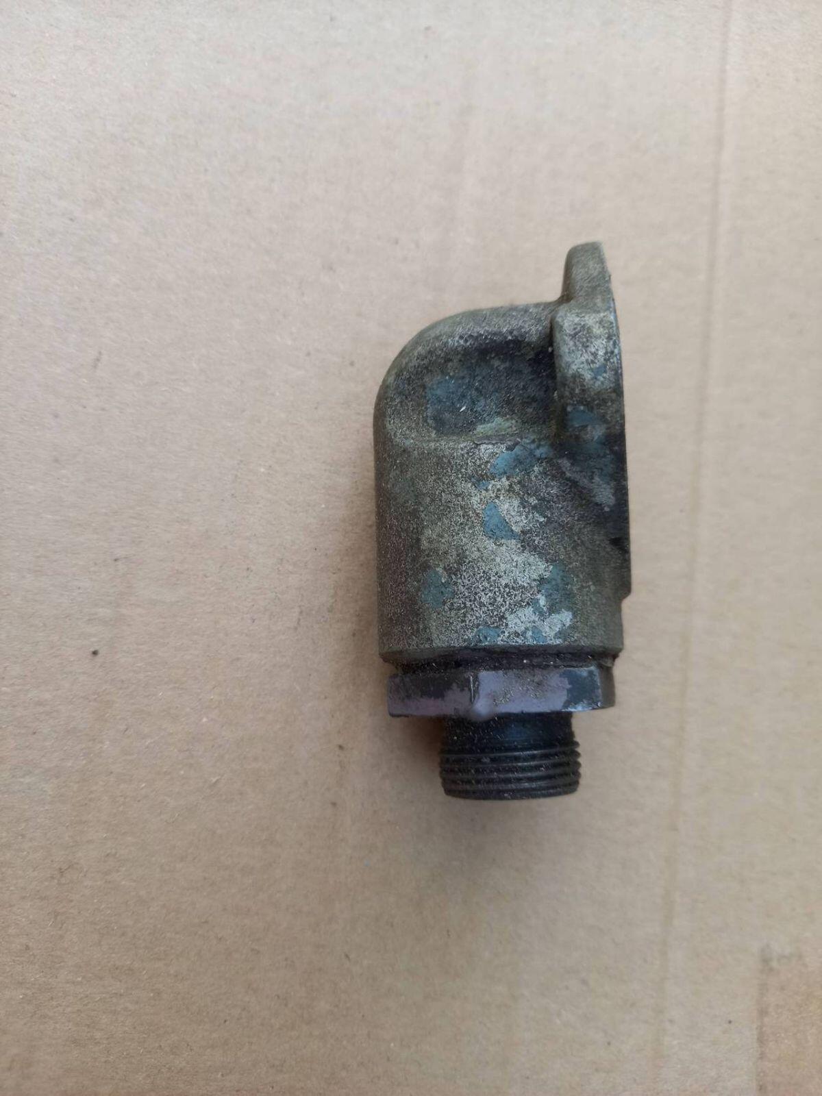 Hydraulik-Anschlussstutzen Pumpe 3